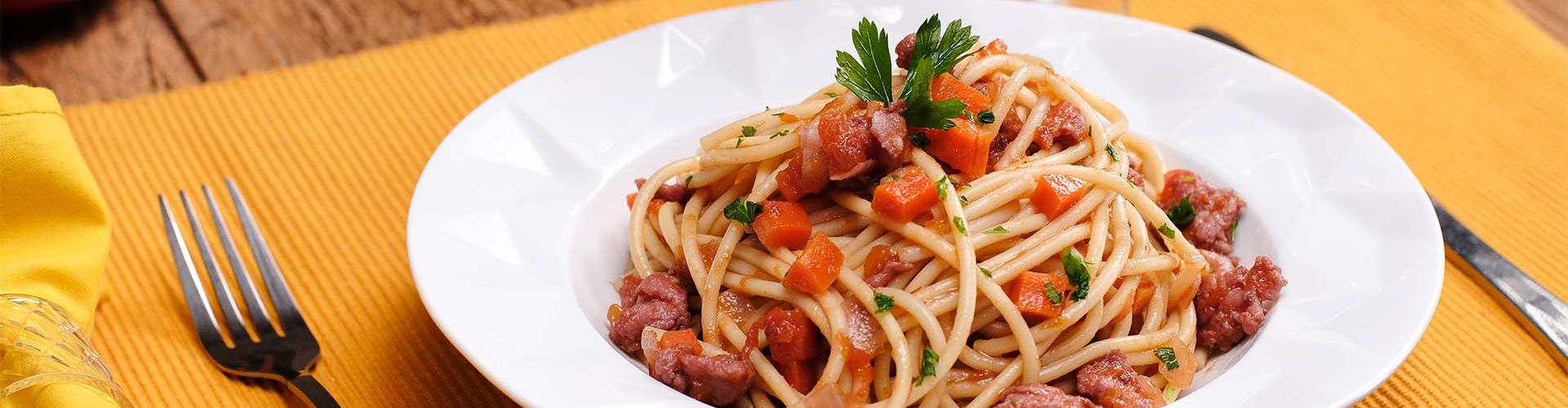 Macarrão com Ragu de Linguiça