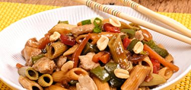Receita Frango Xadrez com Macarrão
