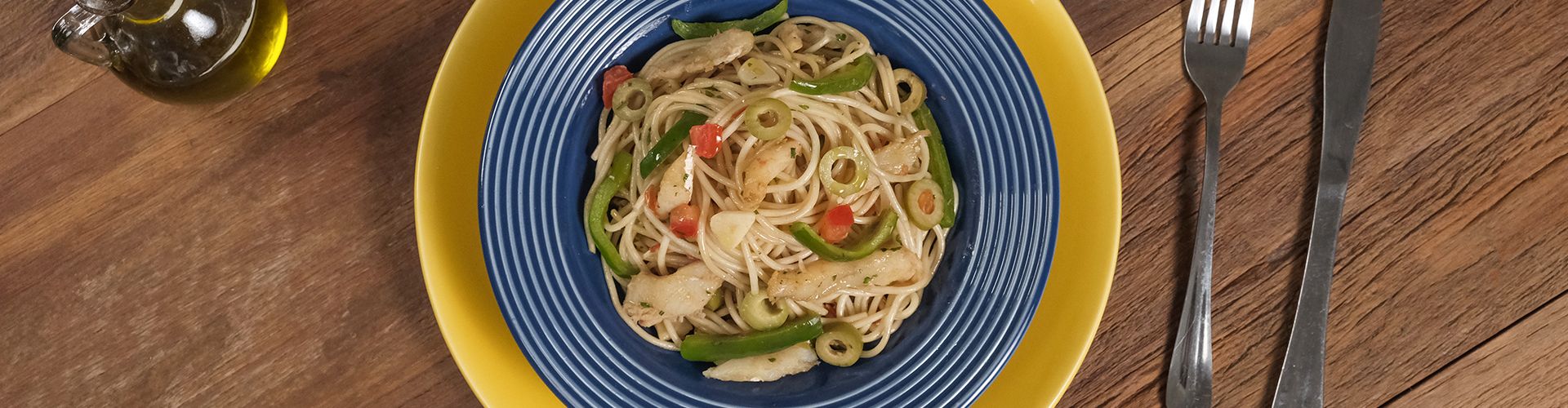 Macarrão com molho de bacalhau