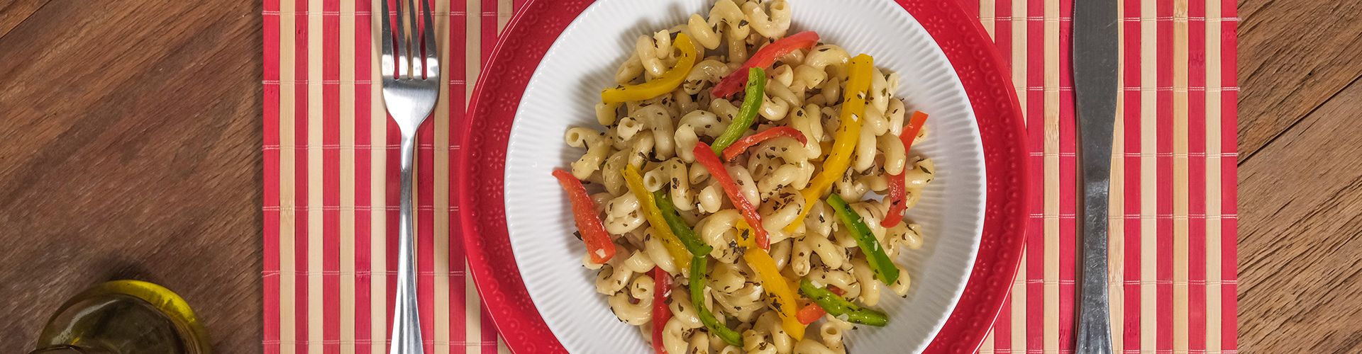 Macarrão com molho de pimentão