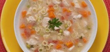 Receita Canja de Galinha com Macarrão