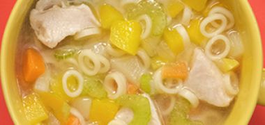 Receita Sopa de macarrão com legumes e frango
