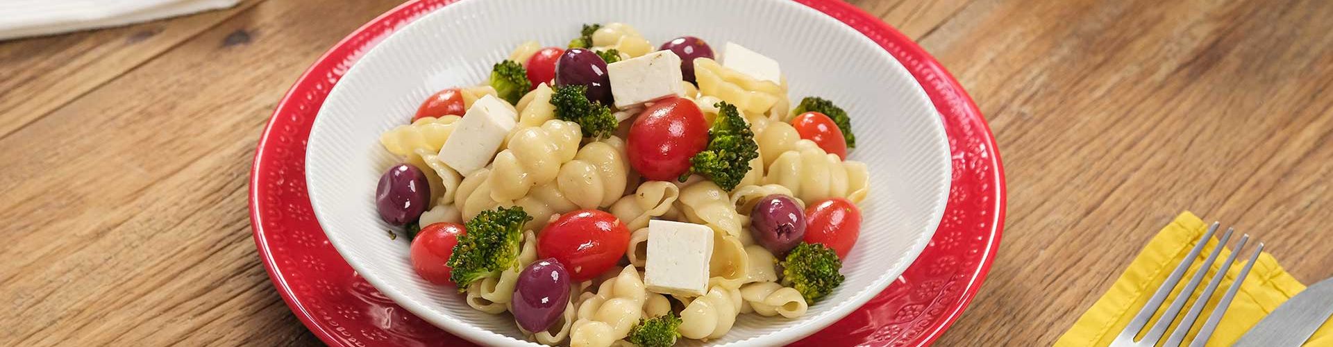 Salada de Macarrão com Brócolis