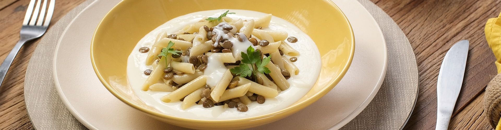 Macarrão com Lentilha ao Molho Branco