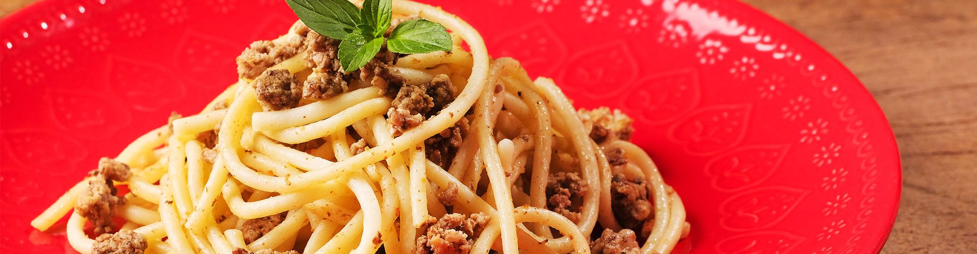 Macarrão em uma panela só com carne moída