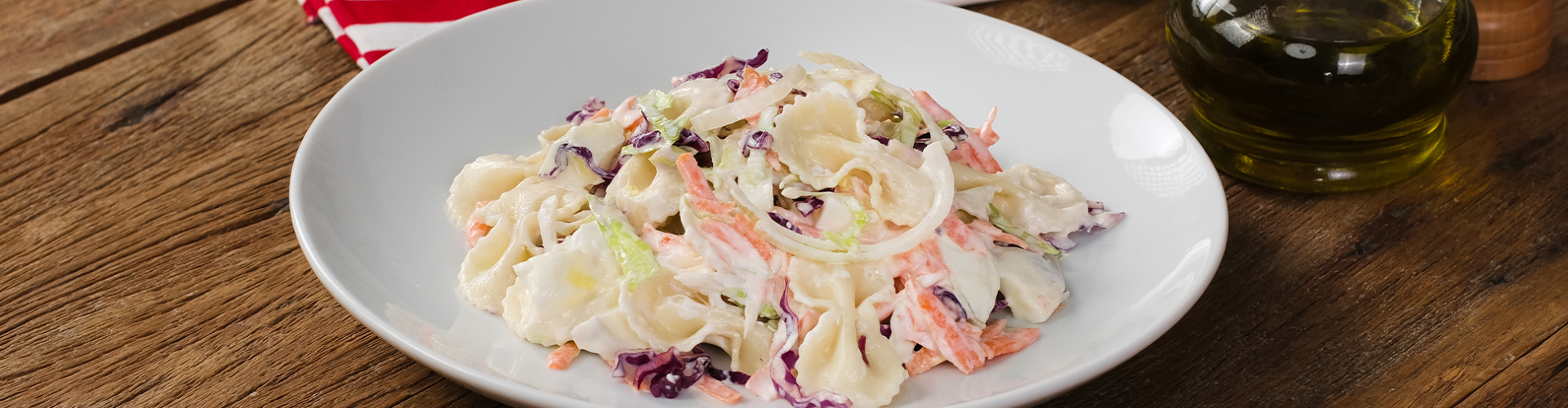 Salada de Macarrão com Repolho e Cenoura