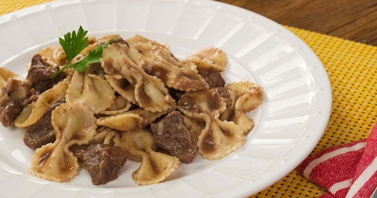 Macarrão Gravata com Carne de Panela - Galo