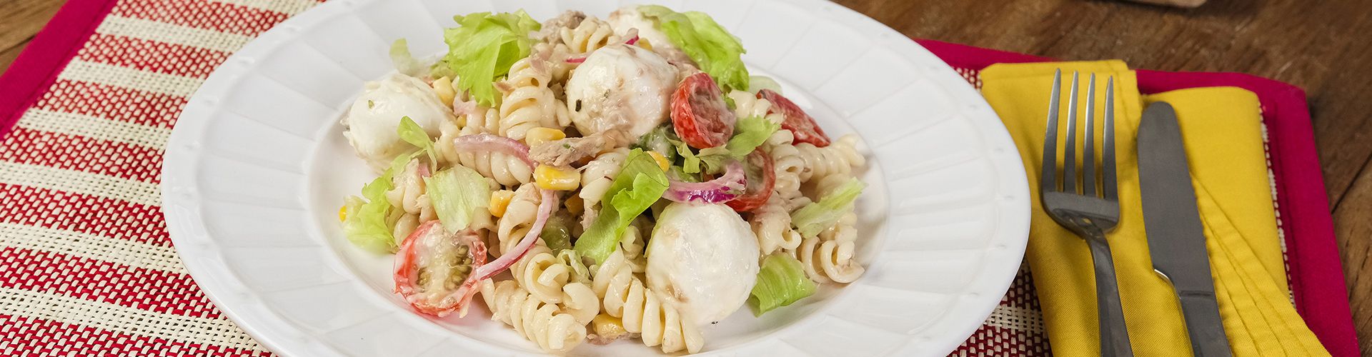 Salada de Macarrão Parafuso com Molho Cremoso