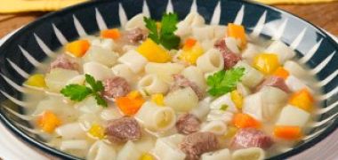 Receita Sopa de Macarrão com Acém e Legumes