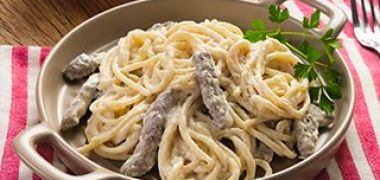 Receita Macarrão com Iscas de Mignon