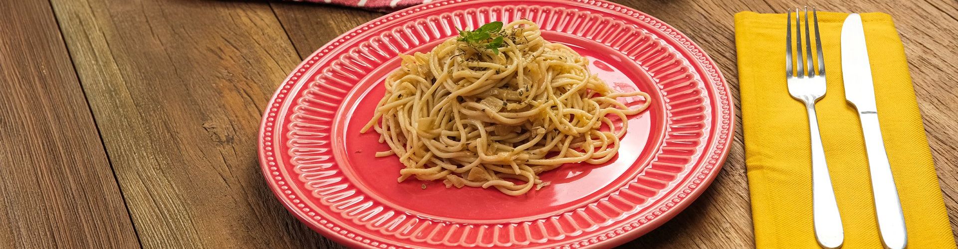 Macarrão com Cebola e Leite de Coco