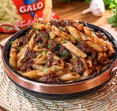 Macarrão Pena ao Molho de Rabada